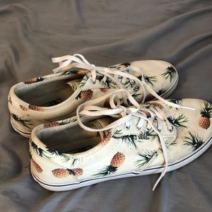 pineapple vans